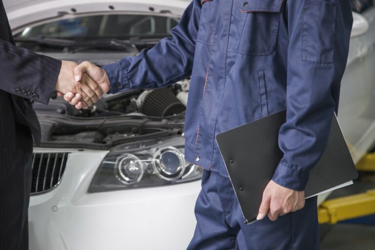 Chicago Mechanics and Dealers Negotiate an End to Labor Strike - Mechanic Negotiations Min 768x512