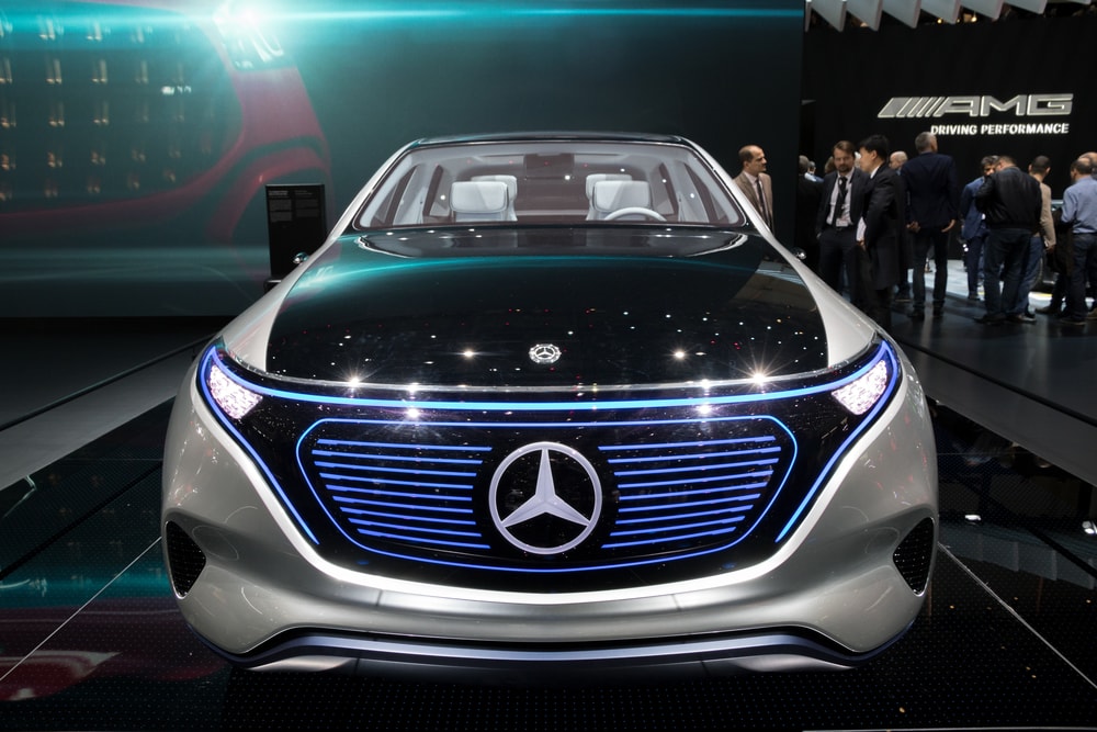 Mercedes to Begin Building Electric SUVs in the US