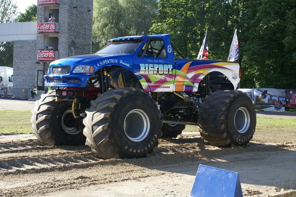 bigfoot monster truck gas powered