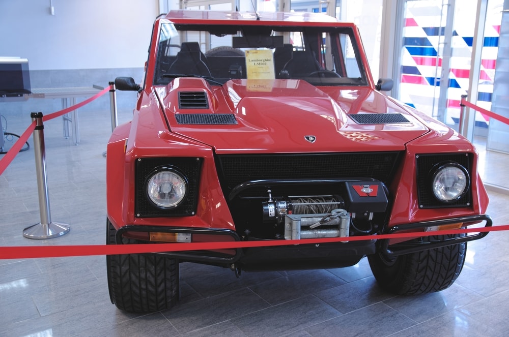 Lamborghini-LM002-002-min