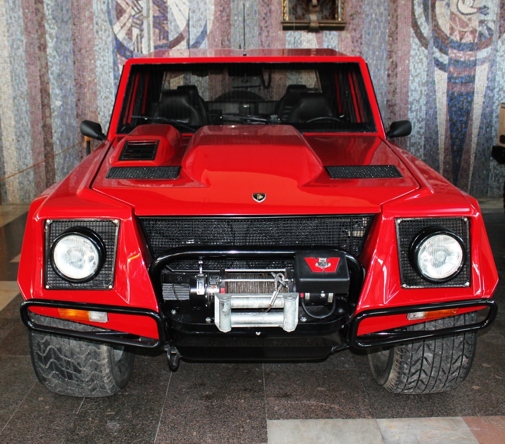 Lamborghini-LM002-004-min