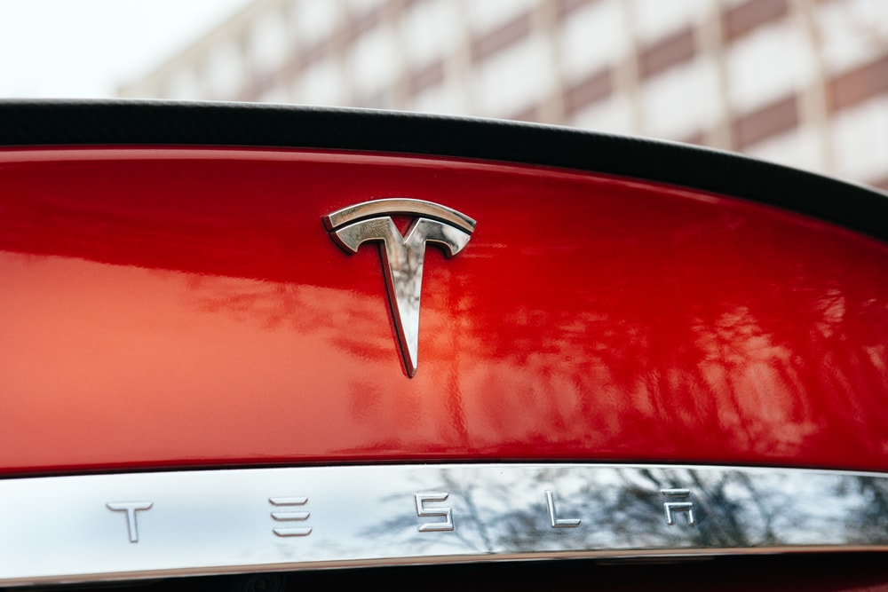 tesla-logo-nameplate-min