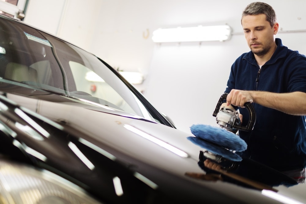 polishing car