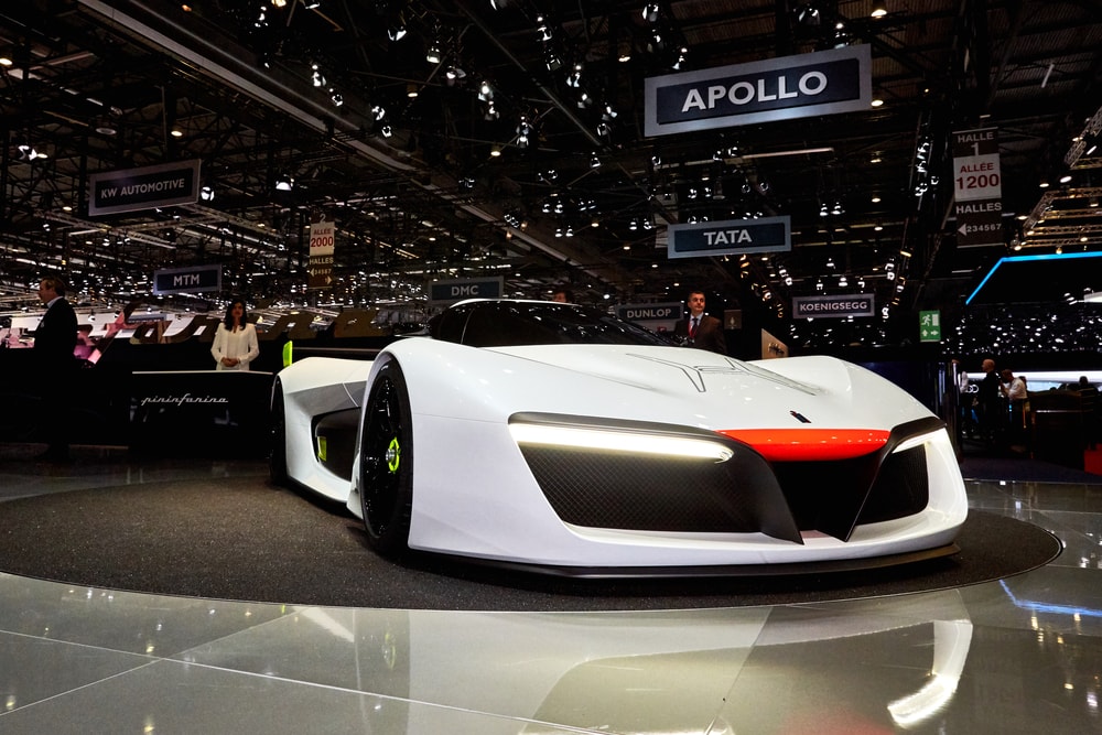 automobil-pininfarina-PF-Zero-side