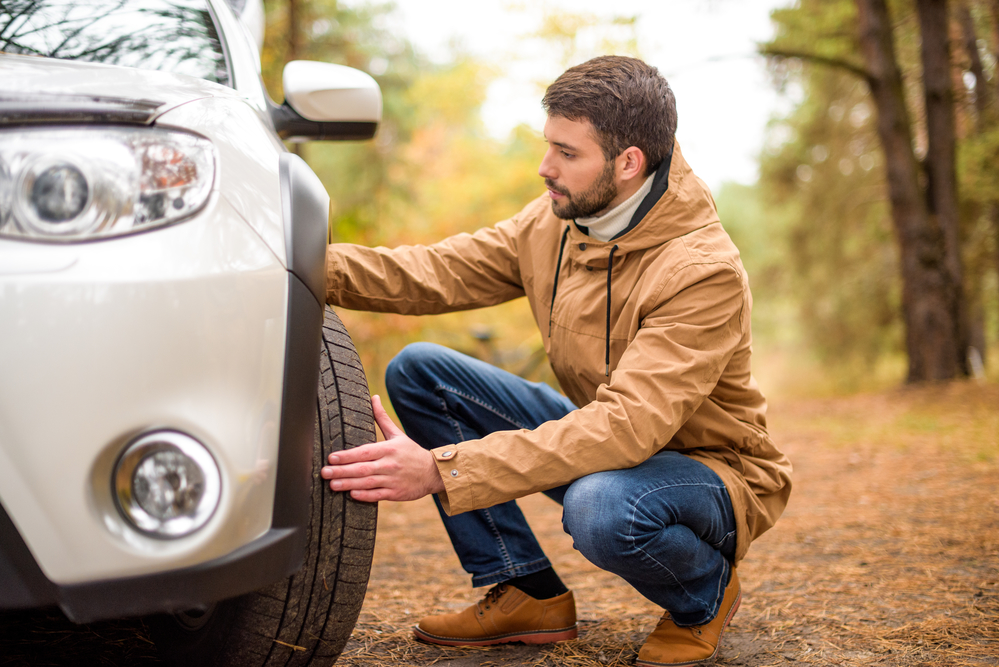 checking-car