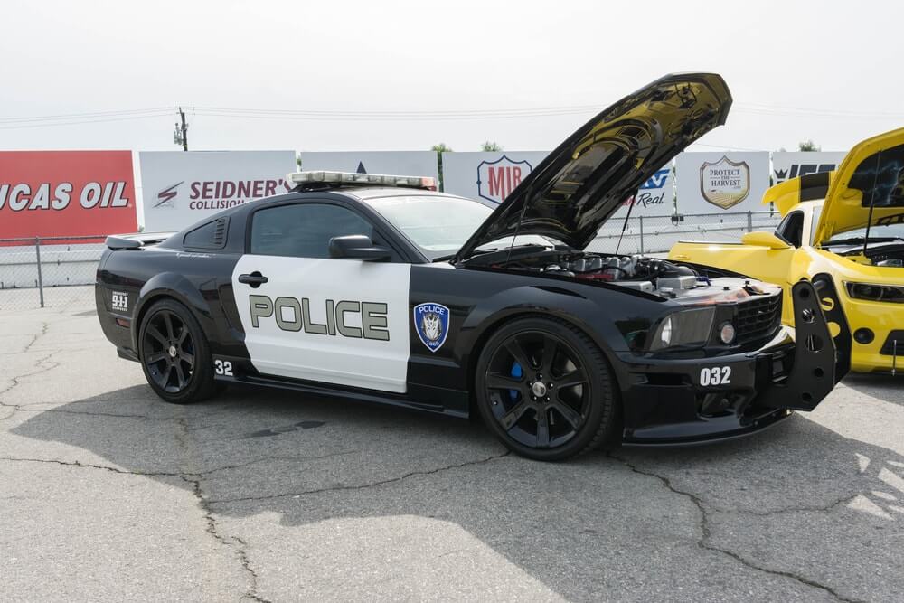transformers-barricade-ford-mustang-police-car-min