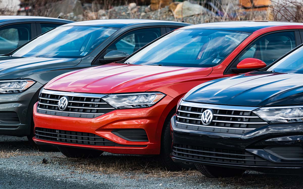 A row of Volkswagen Jetta cars.