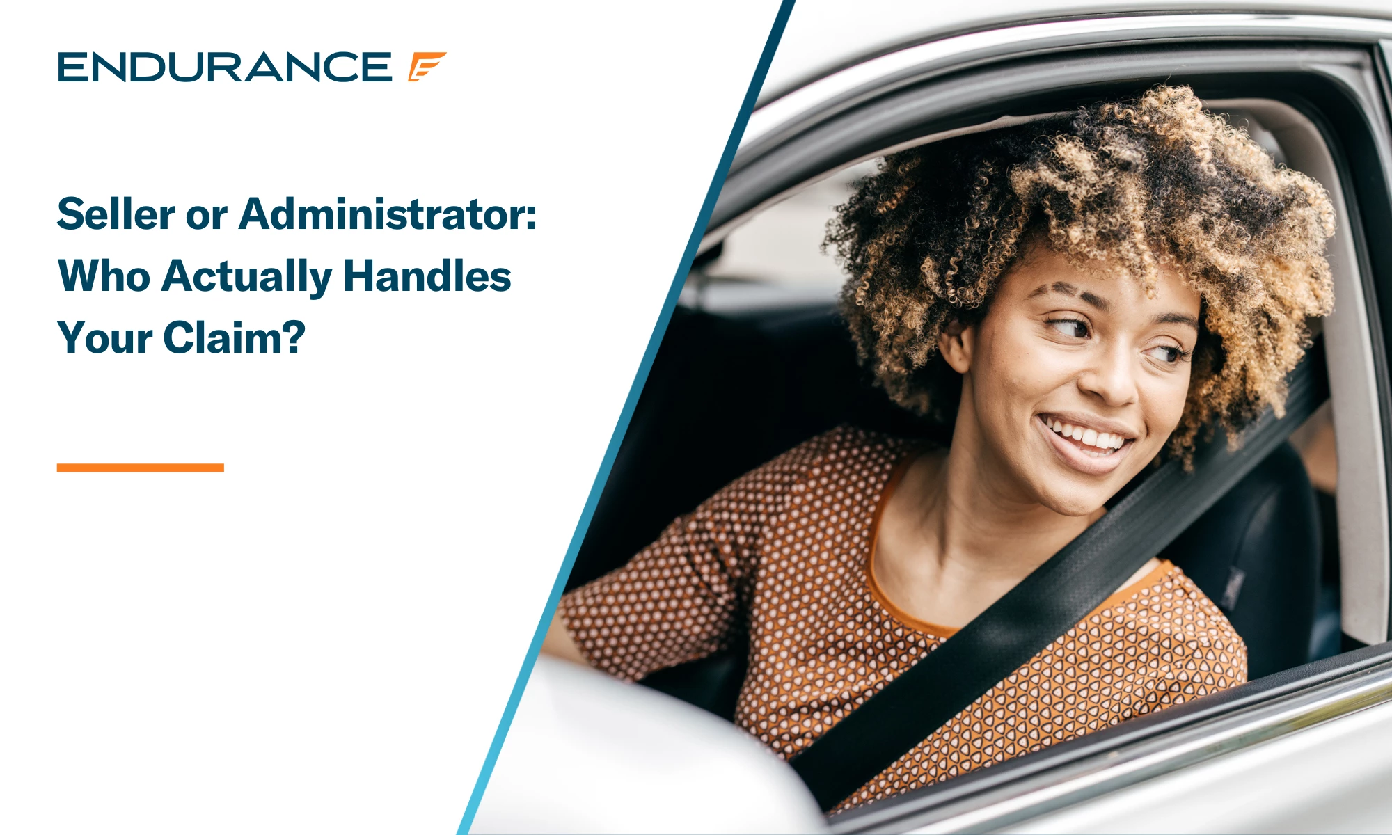 Una mujer afroamericana mirando el asiento del conductor de un automóvil blanco.