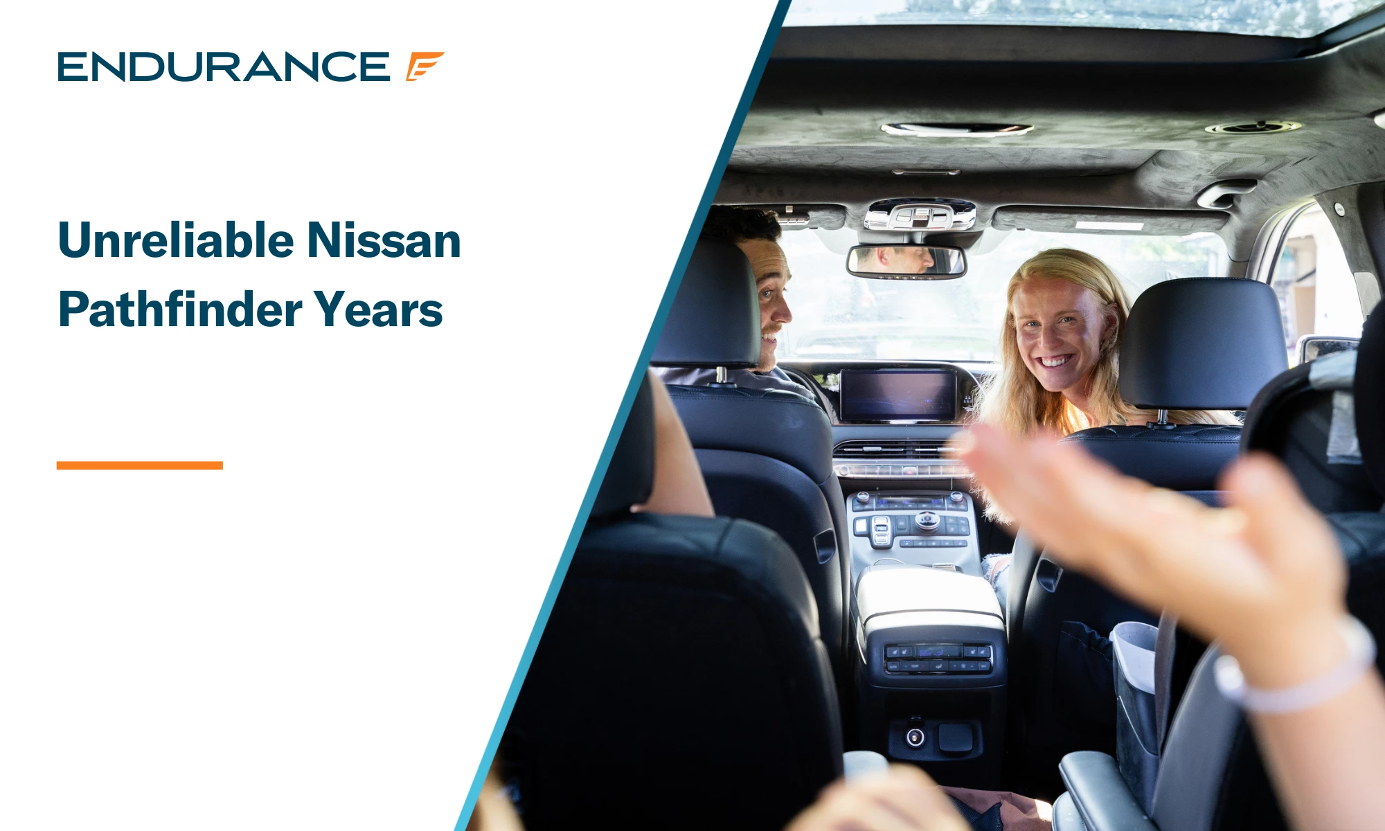 Feliz viaje familiar por carretera en su Nissan Pathfinder