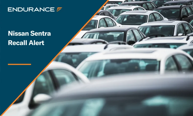 Vehículos Nissan Sentra en un lote